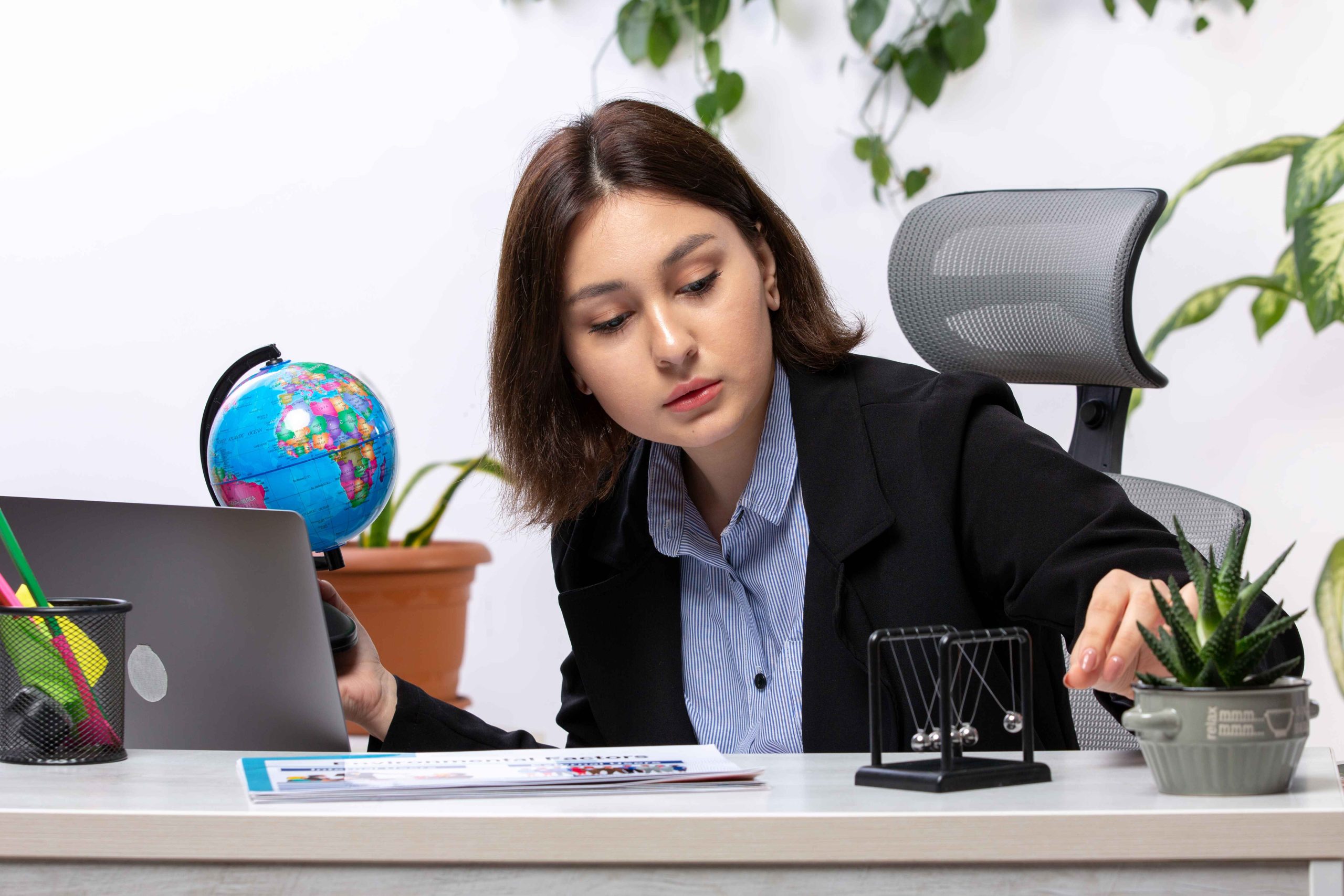 How HR Software Dubai Eliminates Costly HR Mistakes